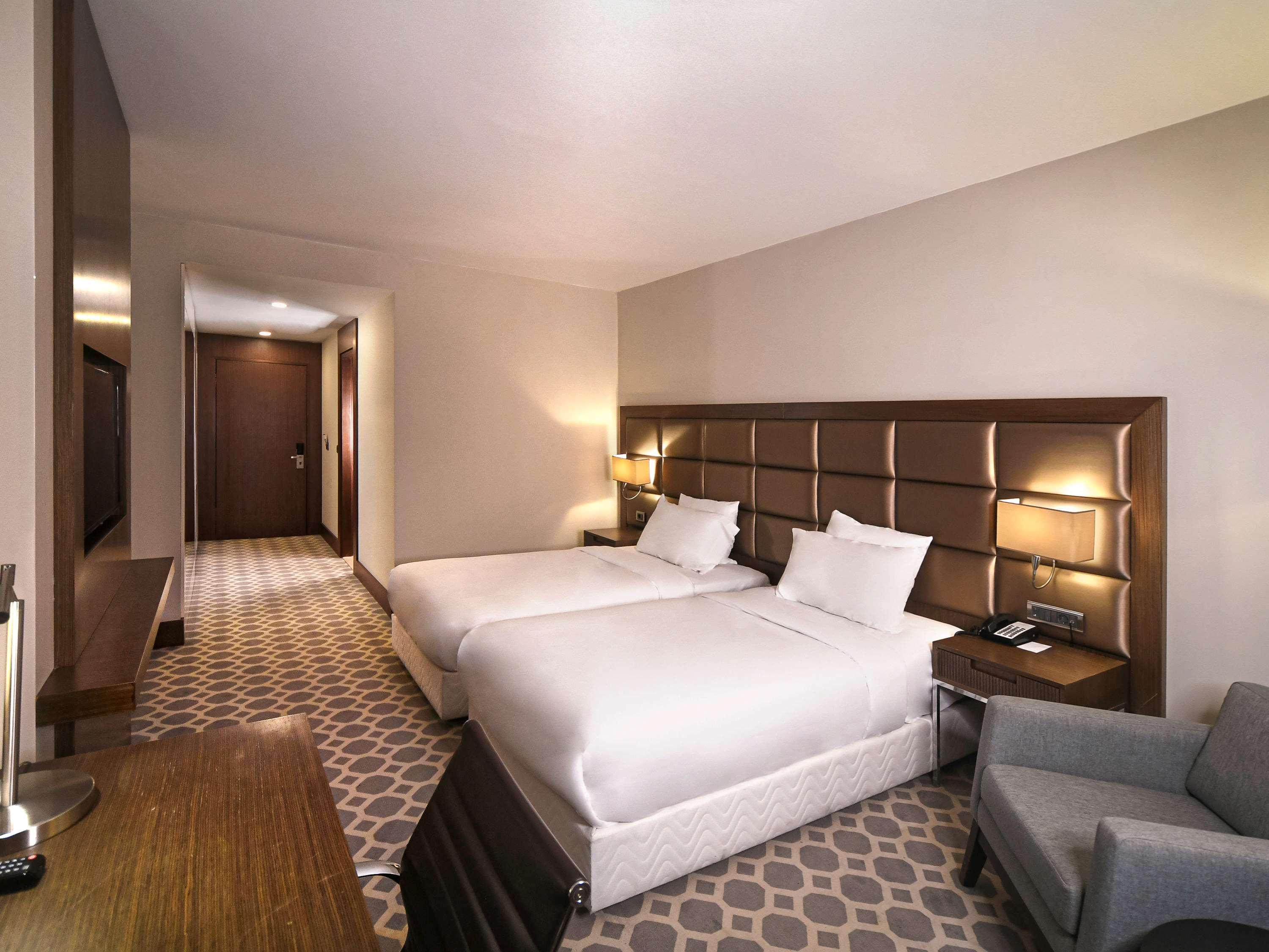 Mercure Istanbul West Hotel & Convention Center מראה חיצוני תמונה